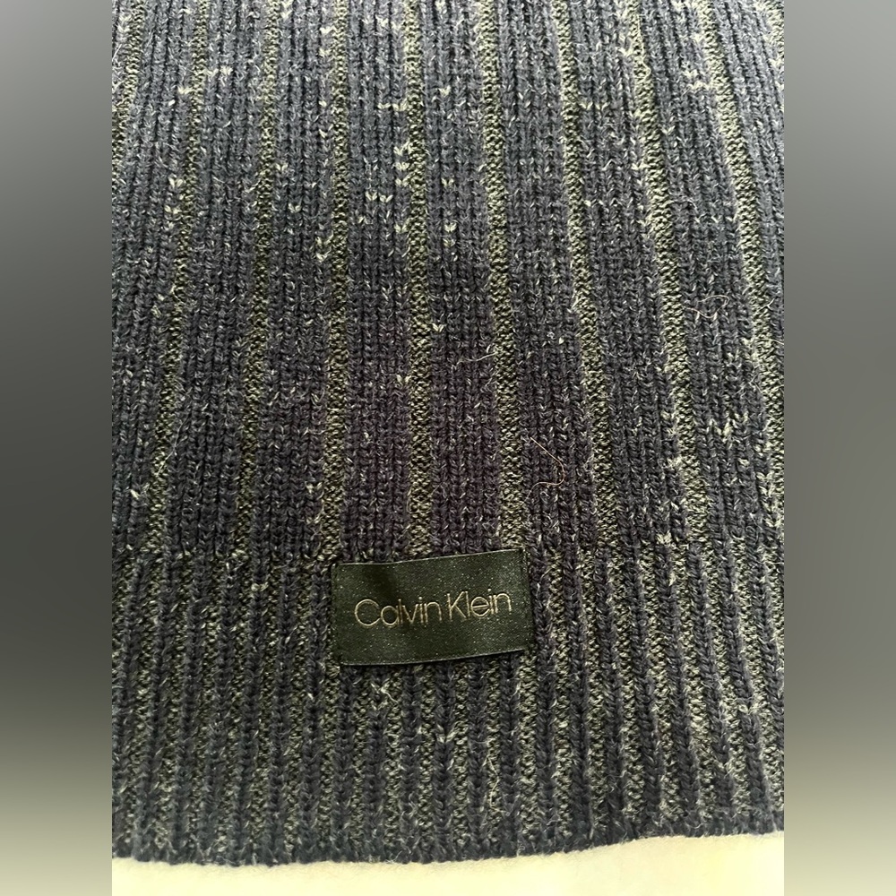 Calvin Klein Scarf π§£ - Picture 4 of 5